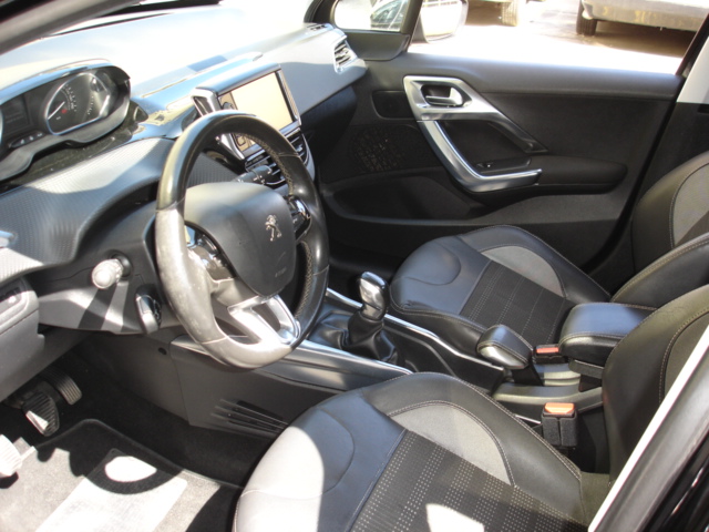Peugeot 2008 1.2 VTi Allure